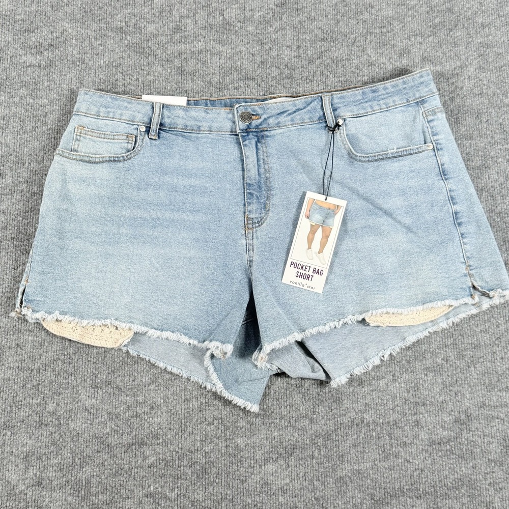 Vanilla Star Pocket Bag Shorts Womens 20W Light Wash Denim Crochet Trim Frayed